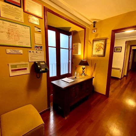La Pension Del Camino Бургос Экстерьер фото